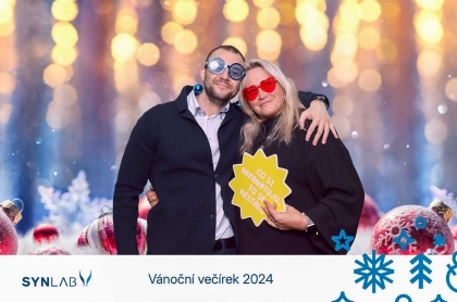 Fotokoutek na vánoční večírek SynLab 2024